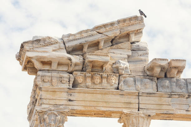 istock An antique ruined city 1387580675