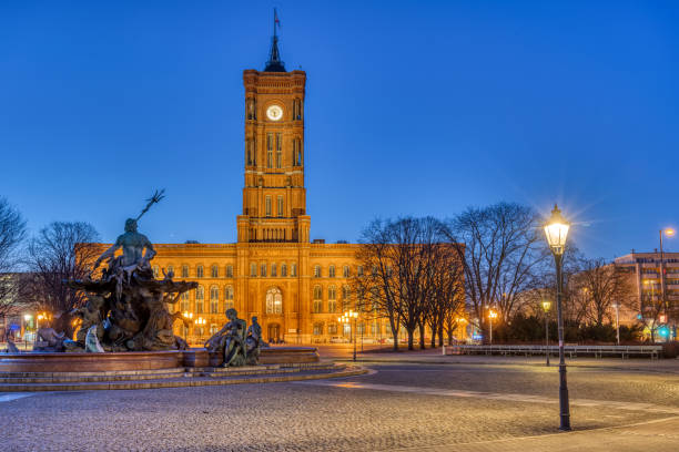 The famous Rotes Rathaus at twilight