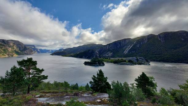 istock Norway Nature Lysefjord 2 1387609012