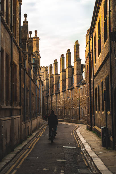 Street in Cambridge, England Street in Cambridge, England window chimney london england residential district stock pictures, royalty-free photos & images