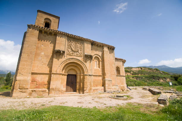 san vicente de la sonsierra village in la rioja spain - sonsierra fotografías e imágenes de stock