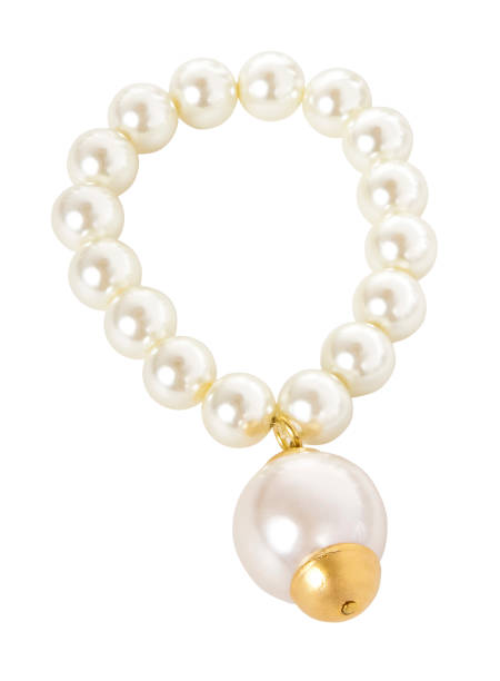 istock Pearl bracelet isolated on white background 1387632702