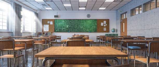 伝統的なスタイルの学校の教室の内部。 - blackboard classroom education desk ストックフォトと画像