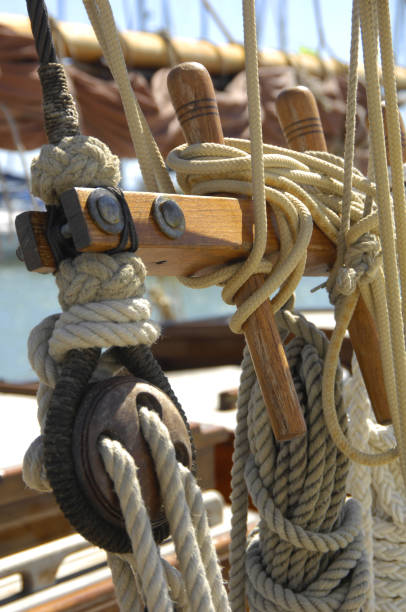 istock rope and sailboat pulley 1387694780