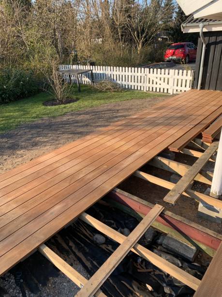 istock Hard wood terrace under constuction 1387733958