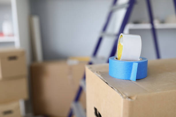 istock There are empty boxes and a stepladder in the room 1387778523