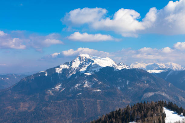 ośrodek narciarski stankt gilgen austria - przyroda i sport - skiing snow ski slope sunlight zdjęcia i obrazy z banku zdjęć