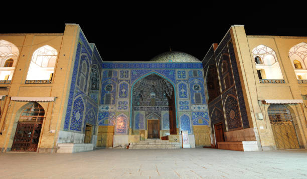istock Sheikh Lotfollah Mosque - İsfahan 1387818222