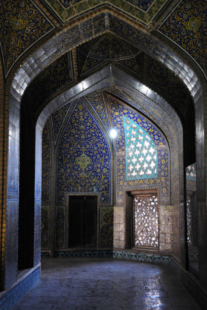 istock Sheikh Lotfollah Mosque - İsfahan 1387819201