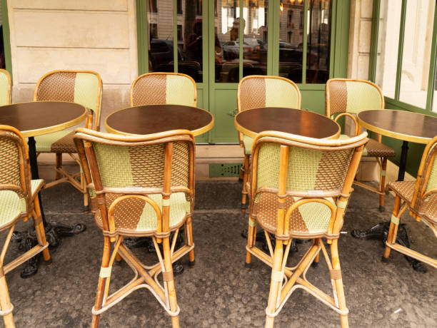 istock Monmartre cafe, Paris, France 1387820218