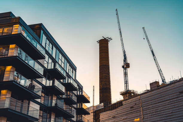 obra y desarrollo en londres - multi story building fotografías e imágenes de stock