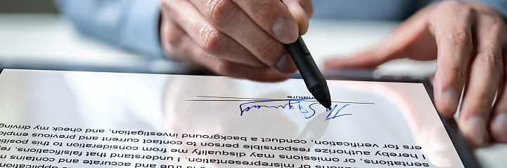 Contract E Signature. Employee Signing Law Document