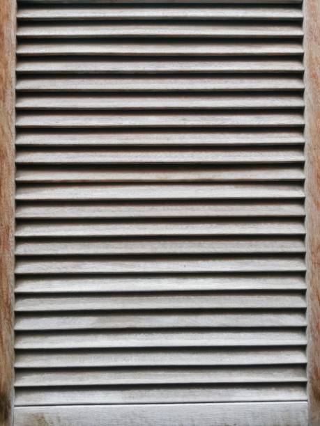 istock Fenster holz 1387881525