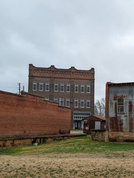 istock small town sharon south carolina downtown 1387916691