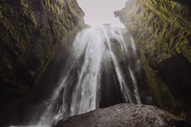 アイスランド gljúfrafoss waterfall gljufrabui in winter - waterfall iceland landscape stream ストックフォトと画像