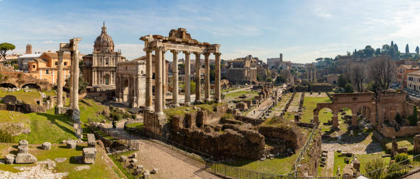 foro romano - tempio di saturno foto e immagini stock