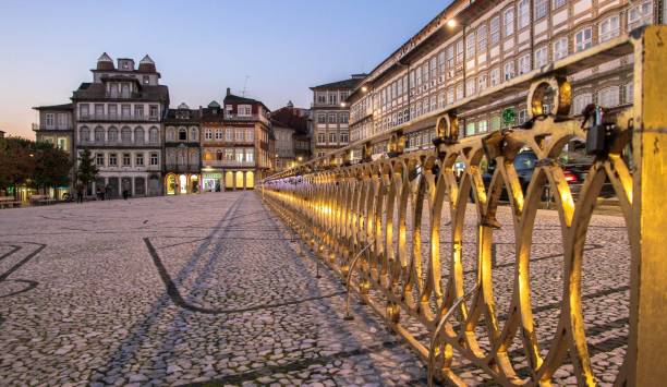 istock city - tourism - perspective 1388047752