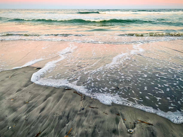 istock Sunrise at the beach 1388073331