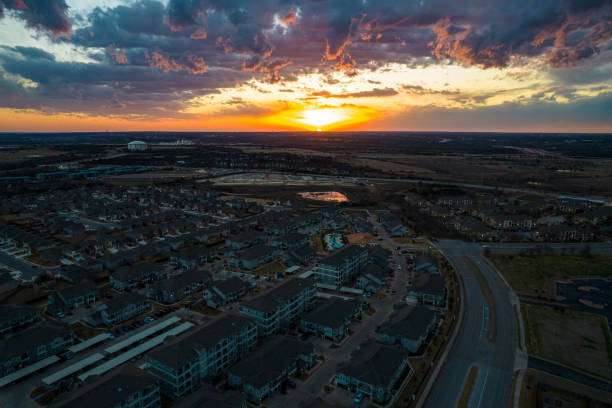 istock Golden hour sunset over Austin 1388092655
