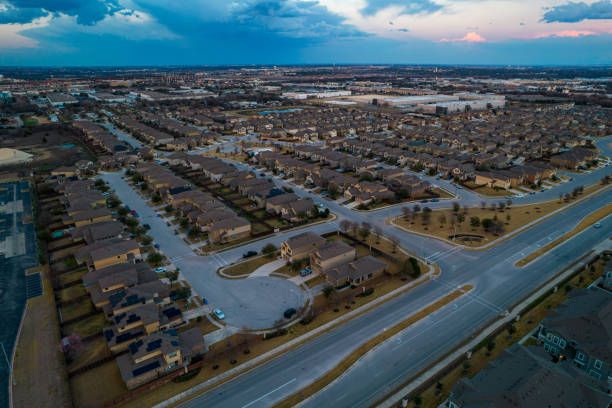 istock Sunset modern neighborhood 1388092686