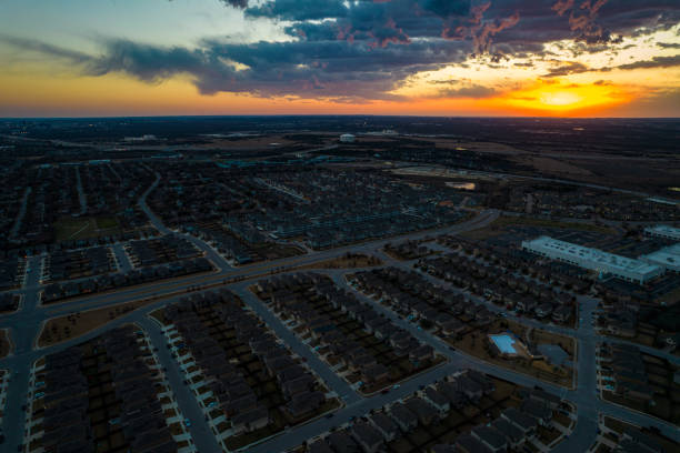 istock Modern Suburbia Austin homes 1388092759