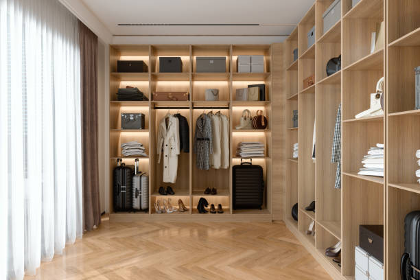 interno moderno dello spogliatoio con armadio - closet clothing indoors domestic room foto e immagini stock