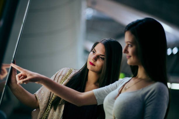 istock women waiting the metro in  Budapest 1388120944