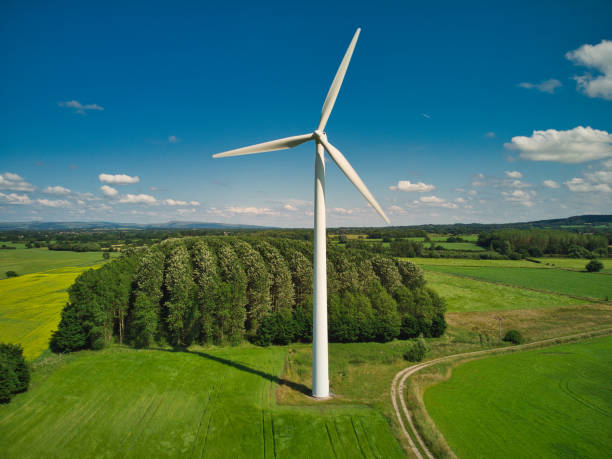 turbina rural de parques eólicos - moinho - fotografias e filmes do acervo