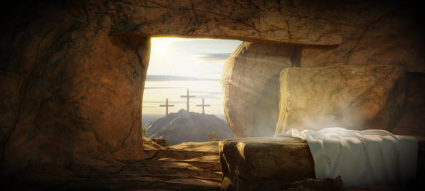 crucifixion and resurrection. he is risen. empty tomb of jesus with crosses in the background and cinematic lighting. easter or resurrection - 复活节 個照片及圖片檔