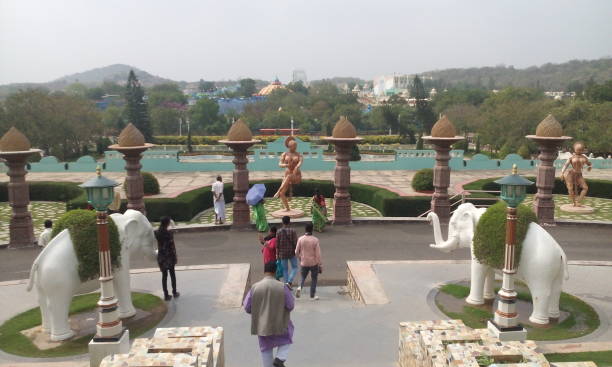 ラモジ映画都市の彫刻セット - hyderabad ストックフォトと画像