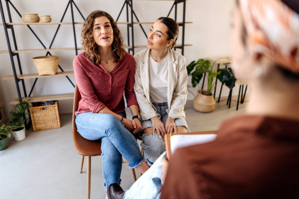 istock Counseling at home 1388395311