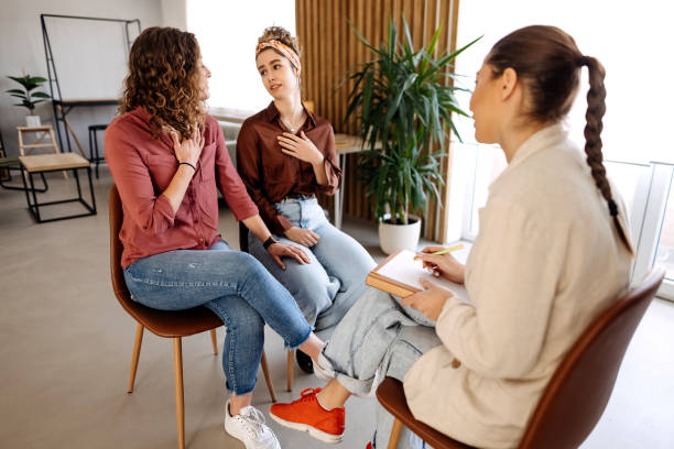 istock Counseling at home 1388395387