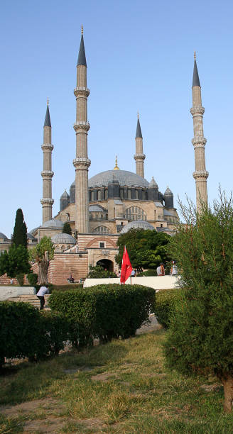 selimiye-moschee in edirne - istanbul people faucet turkey stock-fotos und bilder