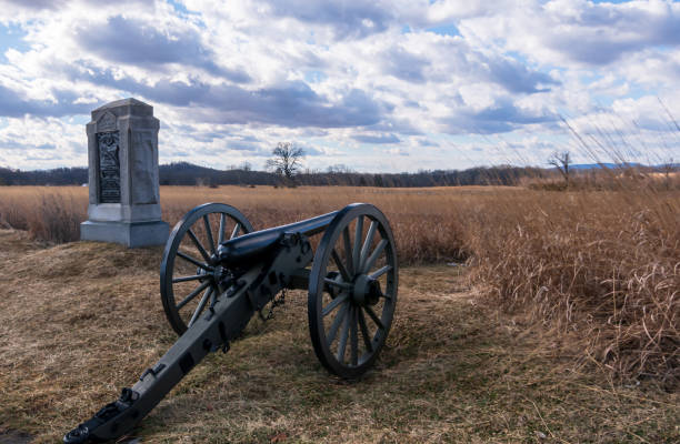 게티즈버그 국립 군사 공원의 펜실베니아 독립 배터리 c와 f 전용 기념물 - american civil war battle conflict gettysburg national military park 뉴스 사진 이미지