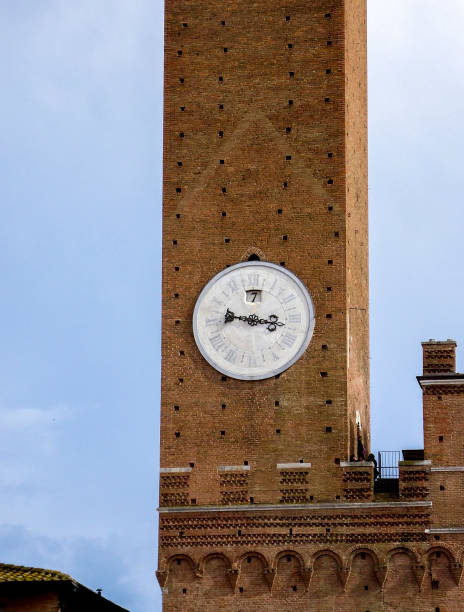 マンジアの塔 - torre del mangia ストックフォトと画像