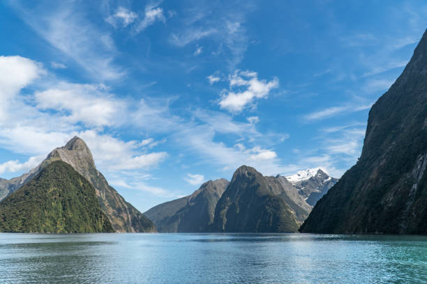 istock Milford Sound on a Summers Day 1388501716