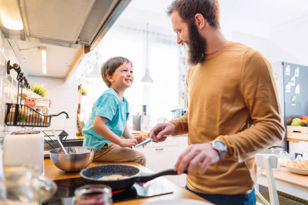 istock Single parent family time 1388519320