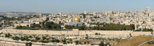 panorama von jerusalem - jerusalem old city middle east religion travel locations stock-fotos und bilder