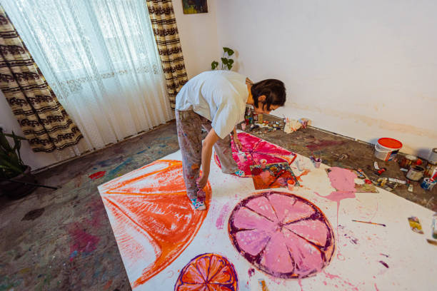 istock Artist Painting 1388629344