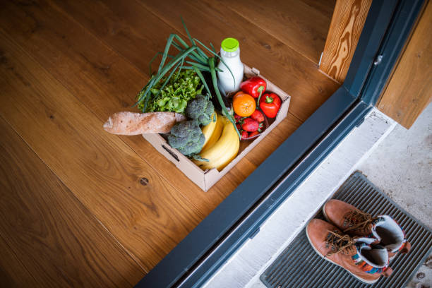 istock Fresh food home delivery service. 1388714580