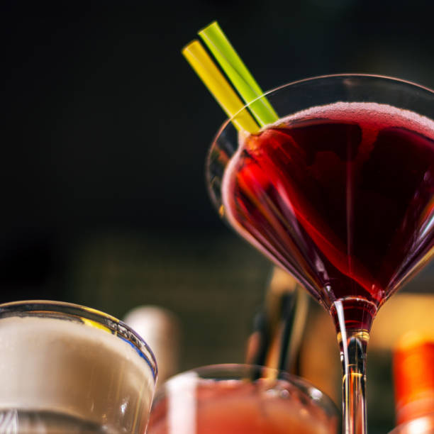istock martini rosso alkohol drink closeup 1388719823