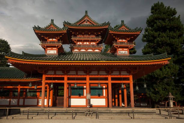 京都の平安神宮 - 平安神宮 ストックフォトと画像