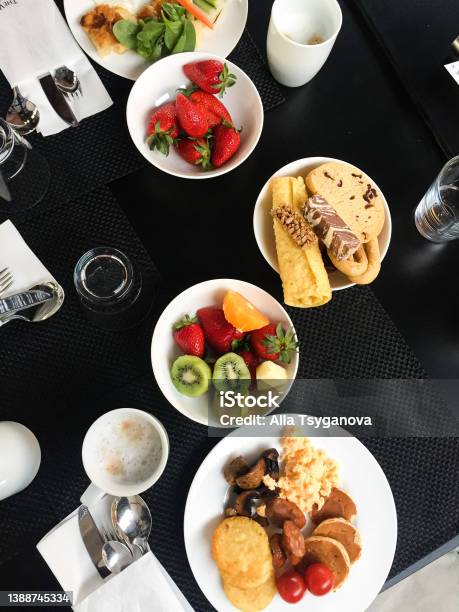아침 식사 시간 건강한 아침 식사 영어 아침 식사 열매와 과일 패스트리 검은 배경에 커피 0명에 대한 스톡 사진 및 기타 이미지 ... 아침 식사 시간 건강한 아침 식사 영어 아침 식사 열매와 과일 패스트리 검은 배경에 커피 0명에 대한 스톡 사진 및 기타 이미지 ...