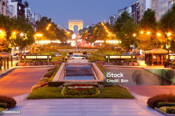 Avenue De La Grandearmée Arc De Triomphe In Paris Stock Photo - Download Image Now