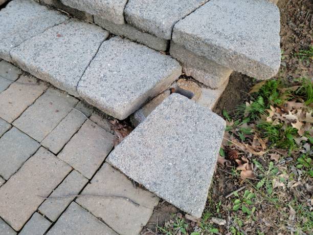 istock broken or loose cement step or stairs outdoor 1388818209
