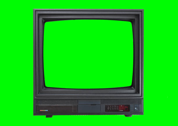 la vecchia tv sull'isolato. vecchia tv a schermo verde per aggiungere nuove immagini allo schermo. - entertainment home interior electronics industry the media foto e immagini stock