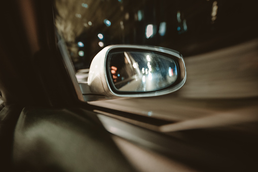 Fast moving car reversing mirror