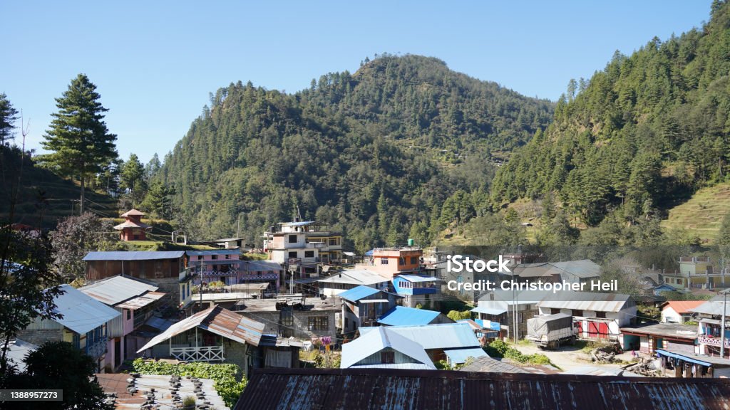 Shivalaya Village On The Jiri To Lukla Trek In The Himalaya Mountains Of  Nepal Stock Photo - Download Image Now - iStock