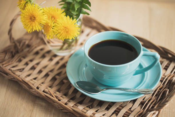 coffee and dandelions - caffeine free imagens e fotografias de stock