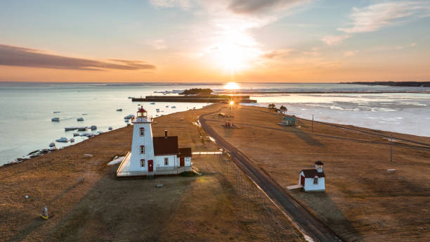 istock Wood Islands Lighthouse at sunset 1389011216